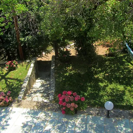 Marleen House * Τσαγκαράδα